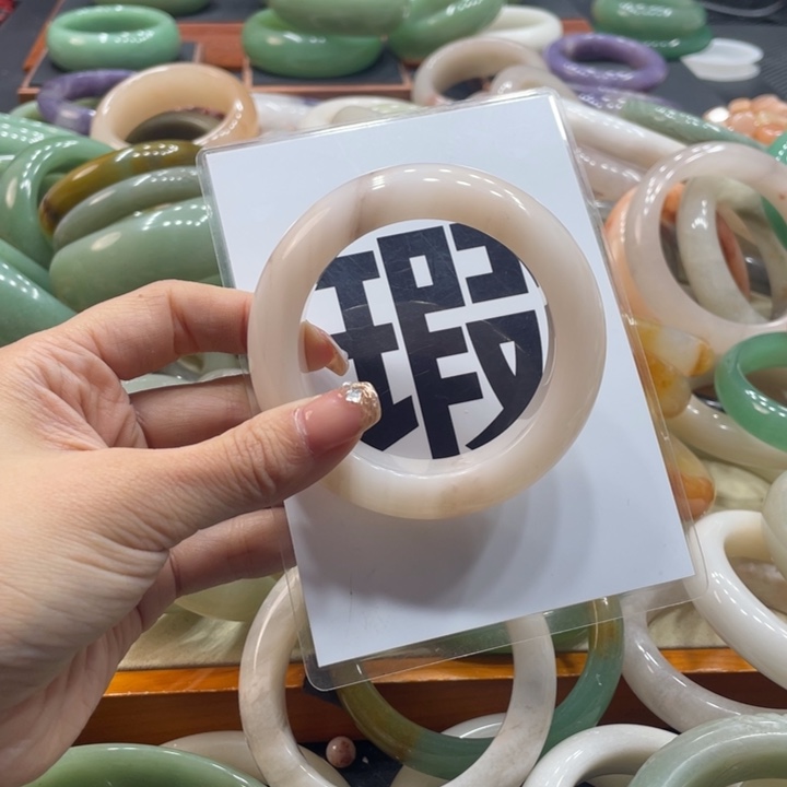 童***年石英质玉未镶嵌珠宝奇石54