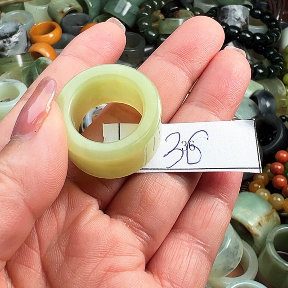 【闪购商品】未镶嵌蛇纹石玉戒指✨****✨