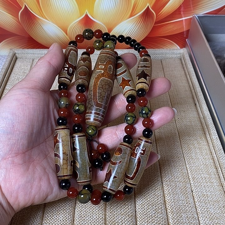 玛瑙/玉髓颈饰未镶嵌