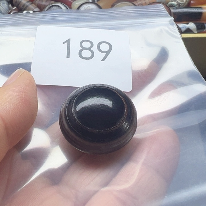 鲁***仰玛瑙/玉髓未镶嵌手链