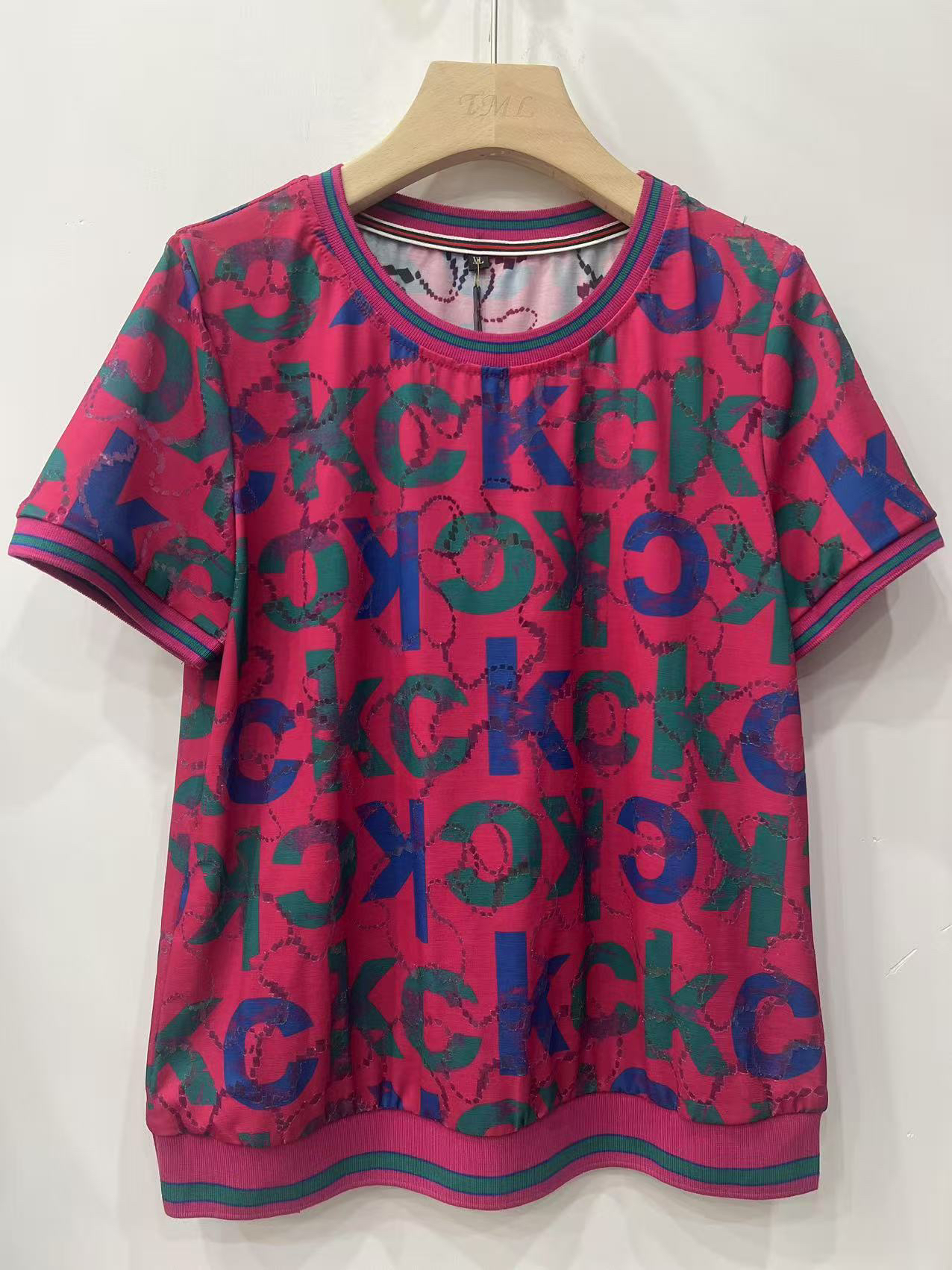 夏季凉爽丝减龄圆龄上衣