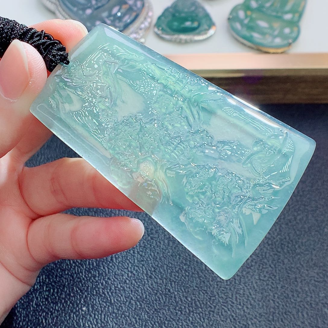 翡翠颈饰未镶嵌翡翠