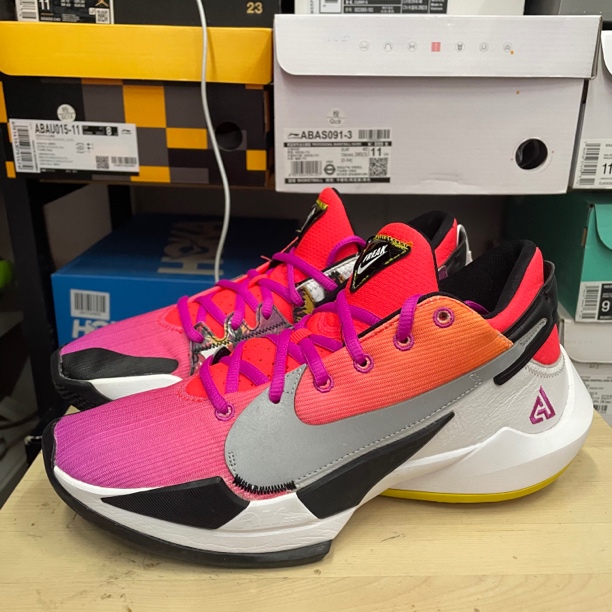 42码/字母哥2 渐变/51523/篮球鞋/95新无原盒/DB4689-600