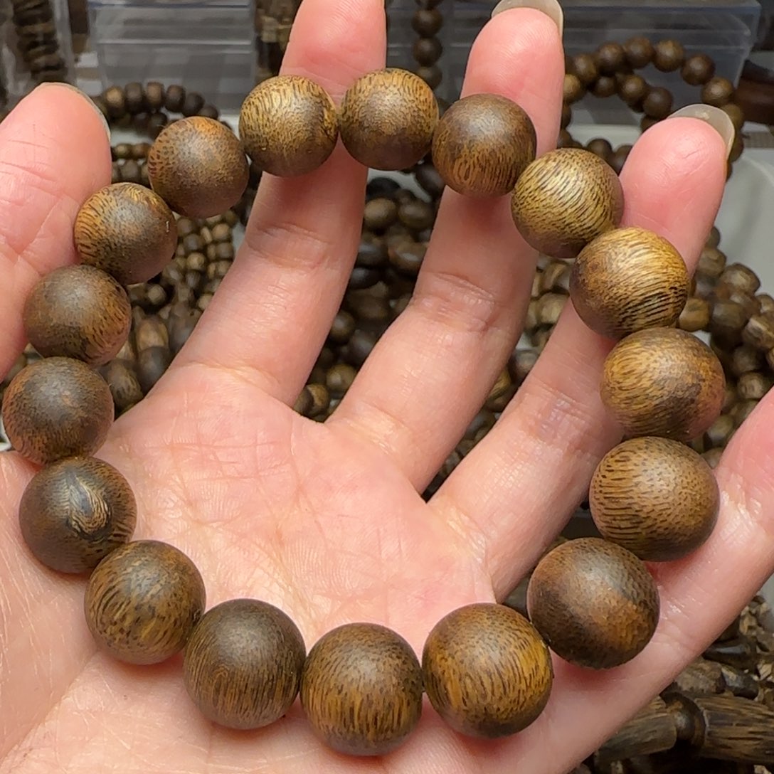 沉香手串单圈圆珠13.2克海南乌身老料