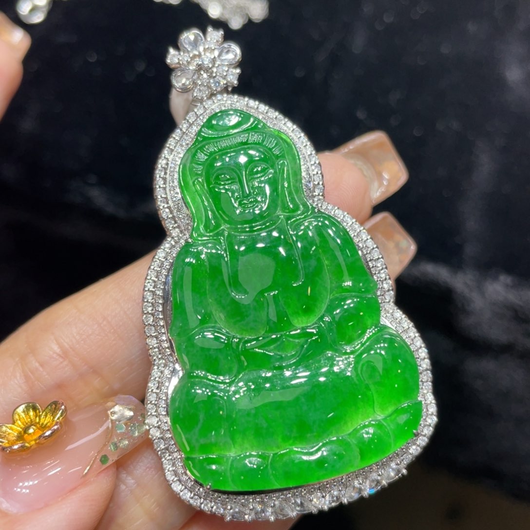 翡翠颈饰18K金镶嵌天然缅甸翡翠