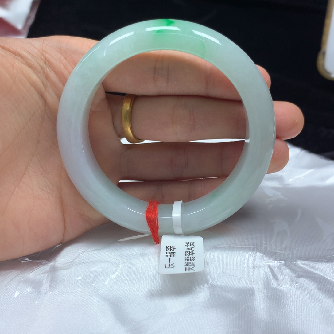 翡翠未镶嵌手镯（圆镯）58