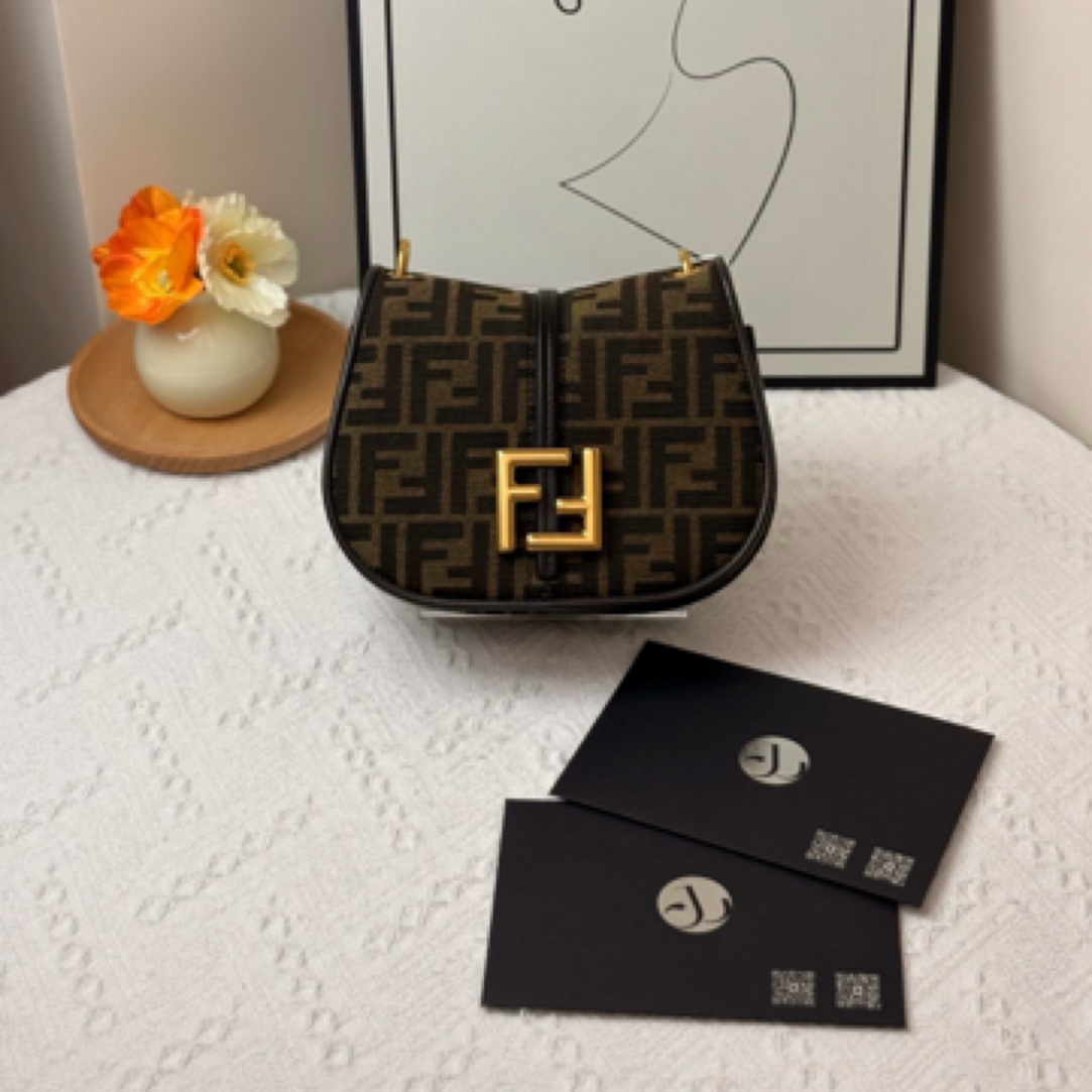 95新 FENDI/芬迪 马鞍包 老花/JW5593