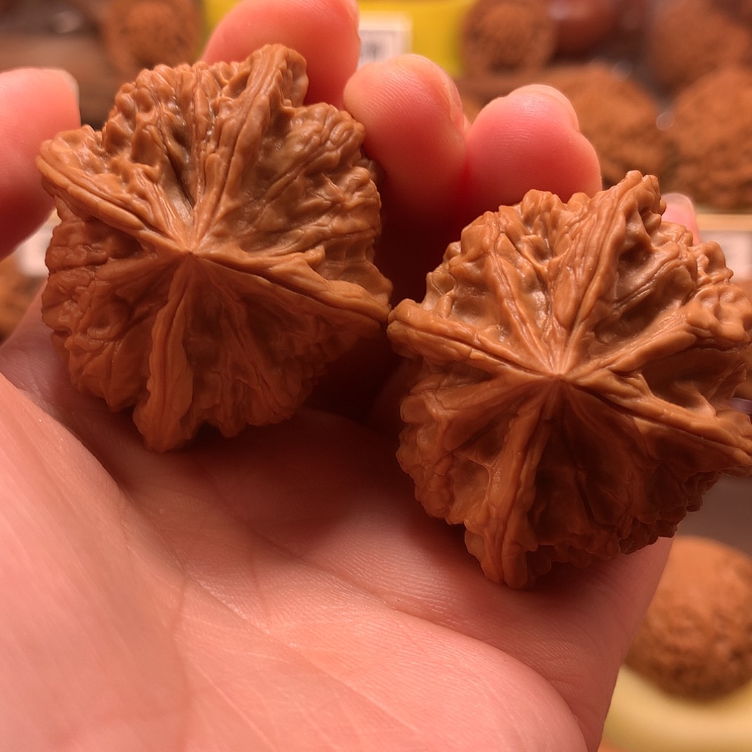 文玩核桃吊坠玉溪四棱毕业44全品