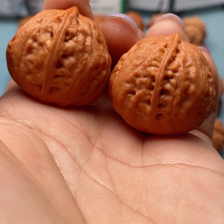 文玩核桃把件精品文玩手捻红玛瑙元