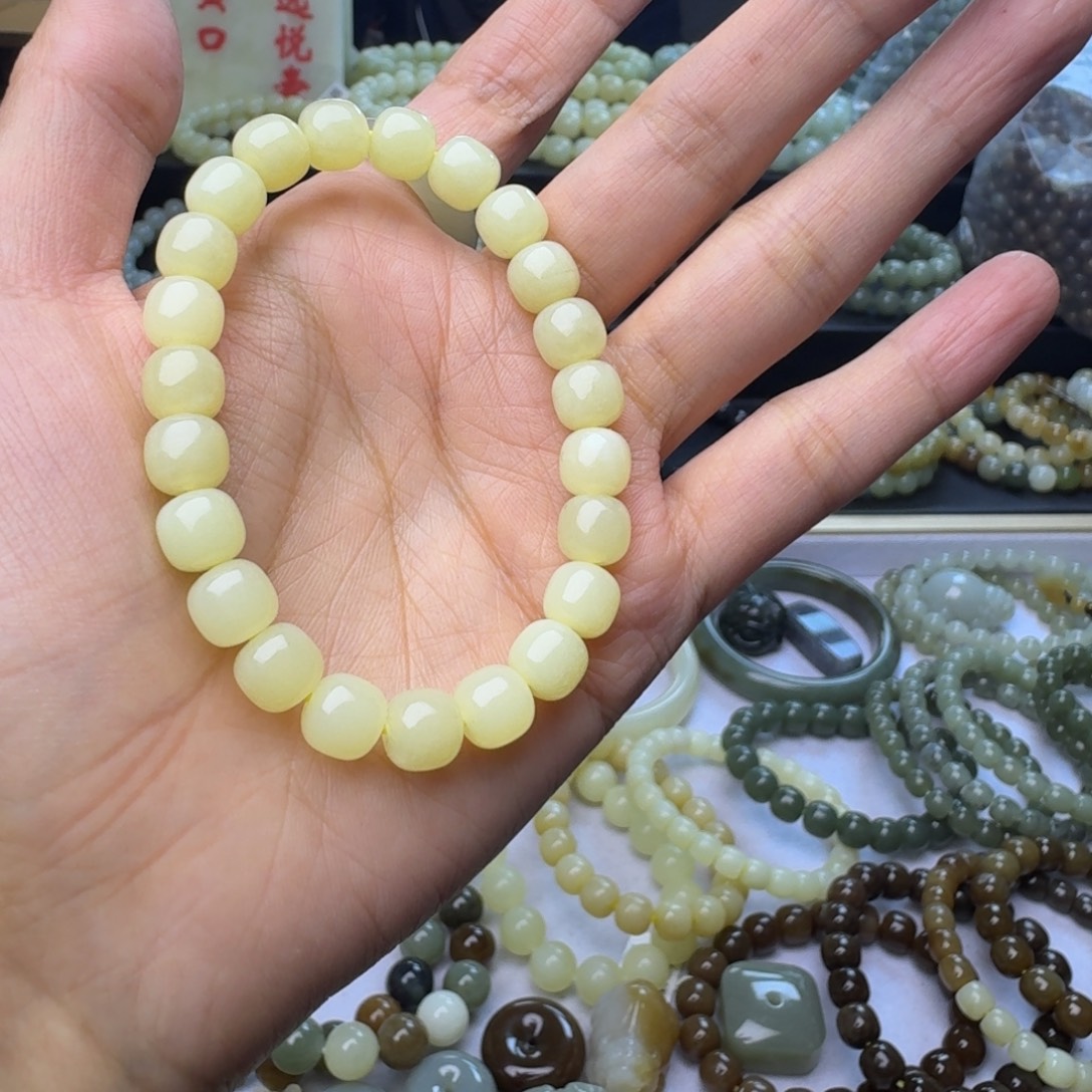 羊****和田玉未镶嵌手链