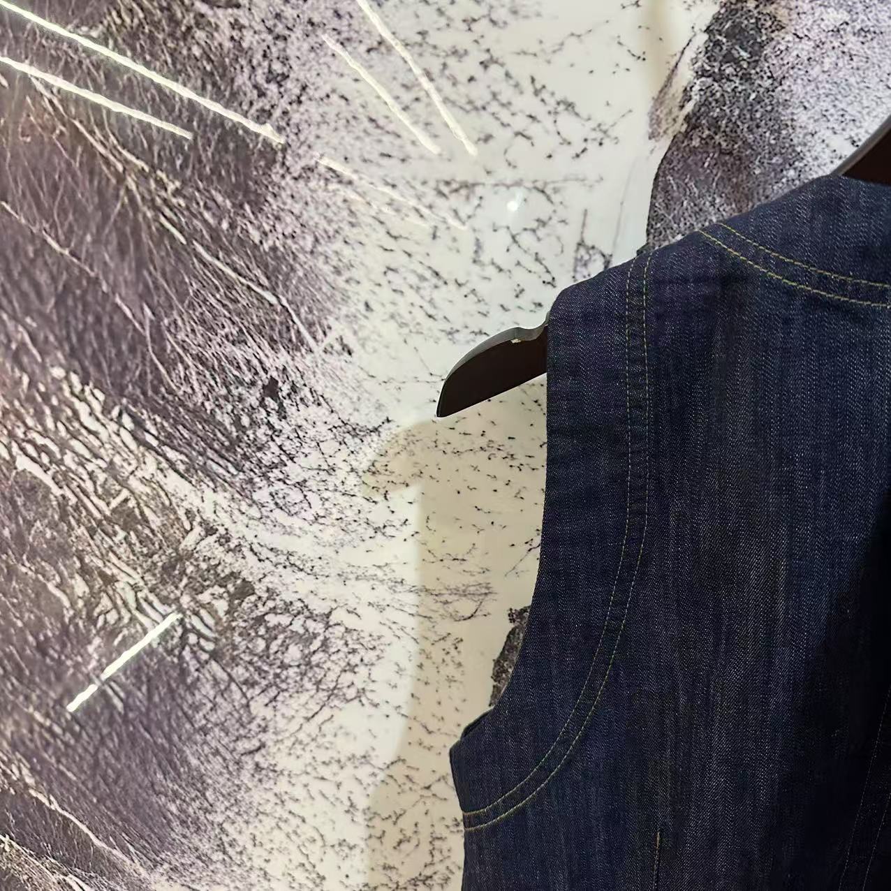 「栀音醒春」牛仔马甲半身裙套装