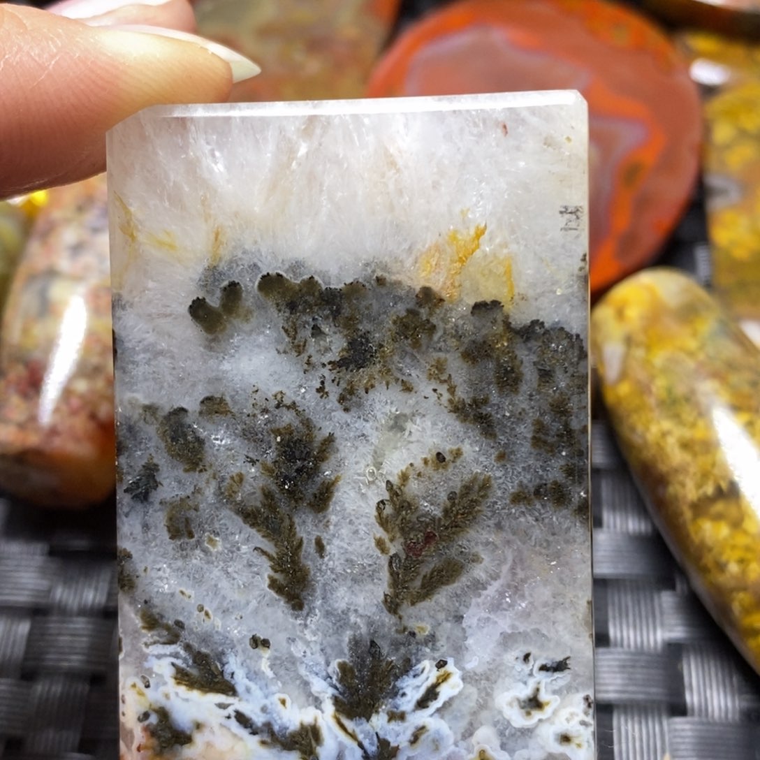 玛瑙/玉髓颈饰未镶嵌