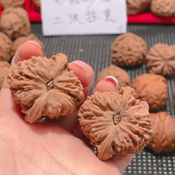 文玩核桃吊坠@**?文玩核桃