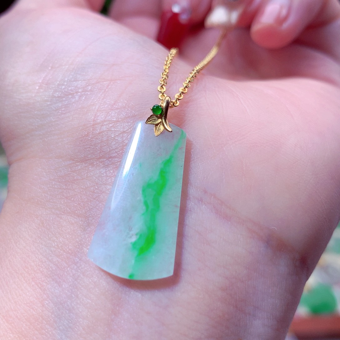 翡翠吊坠(不含链)18K金镶嵌