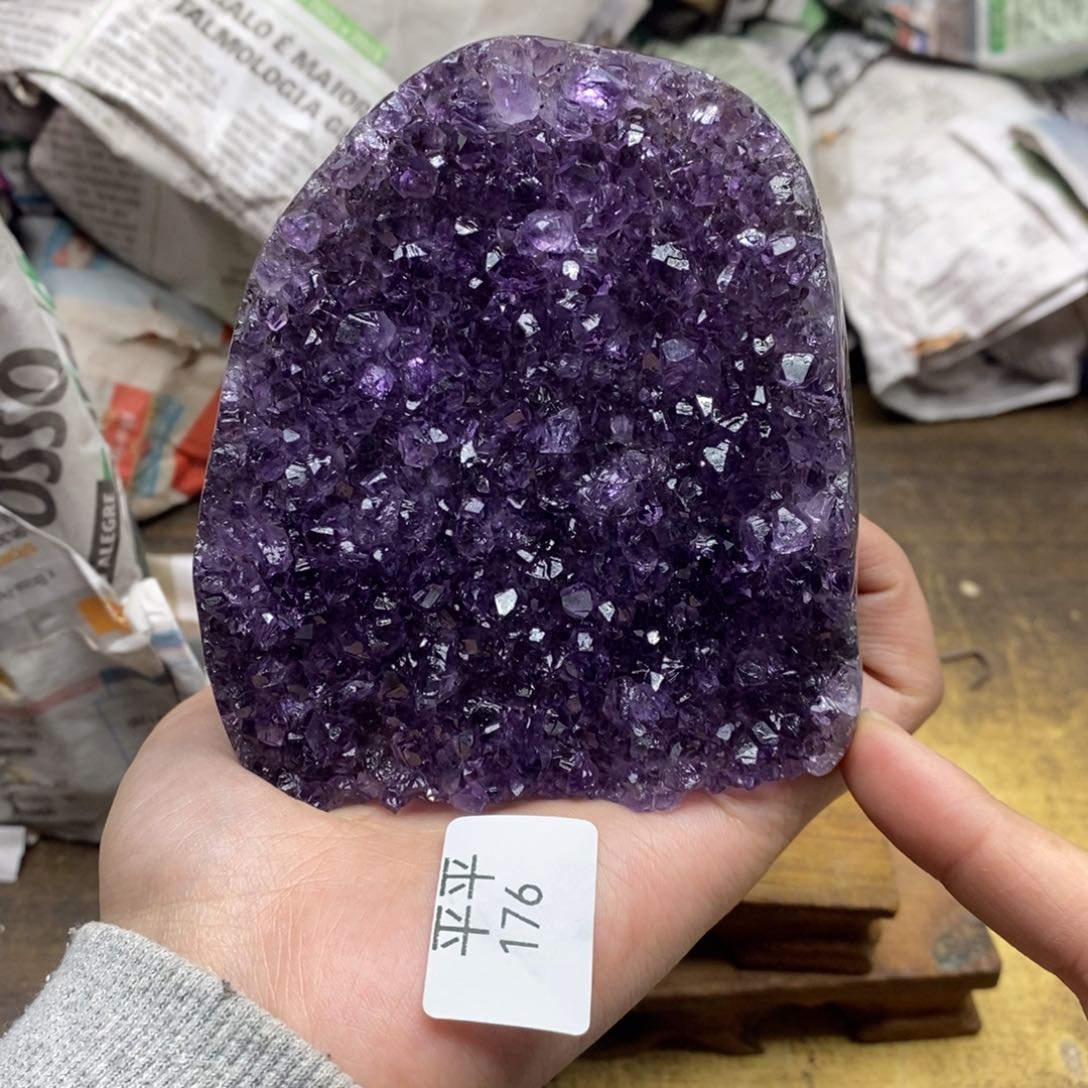 紫晶乌拉圭未镶嵌