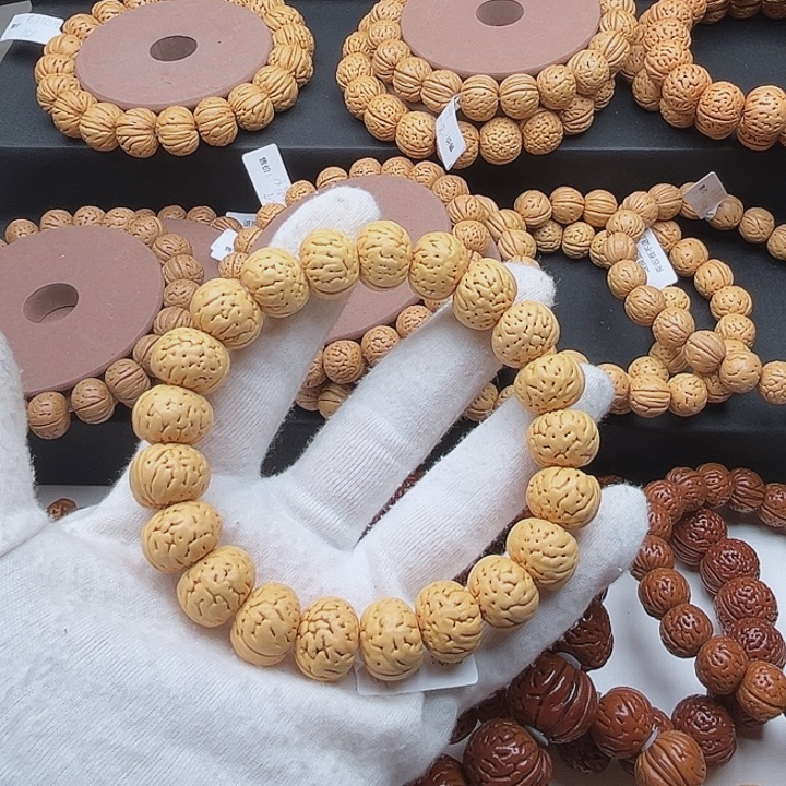 早***羊1精品奶油纽扣16尺寸