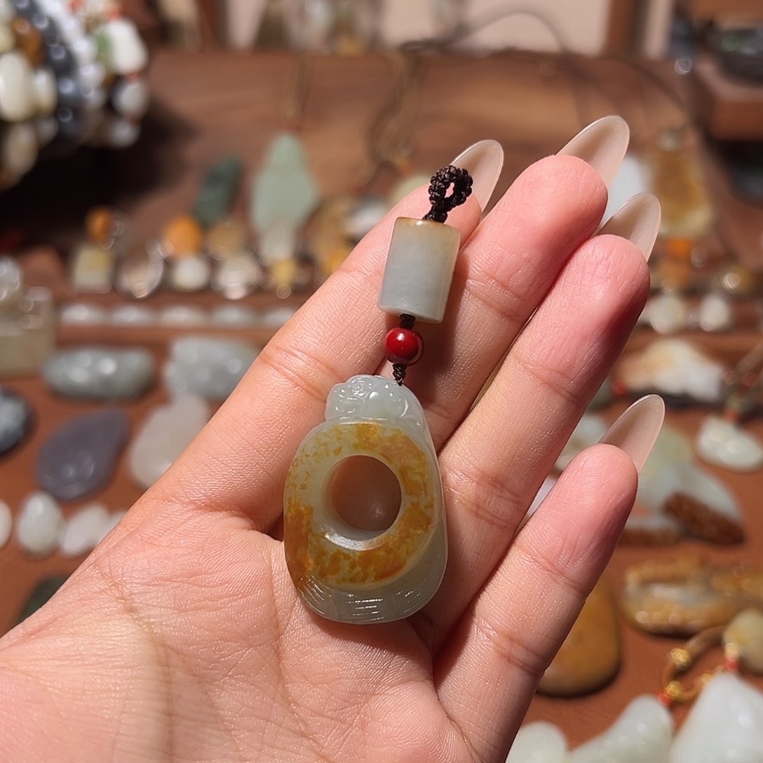 和田玉颈饰未镶嵌