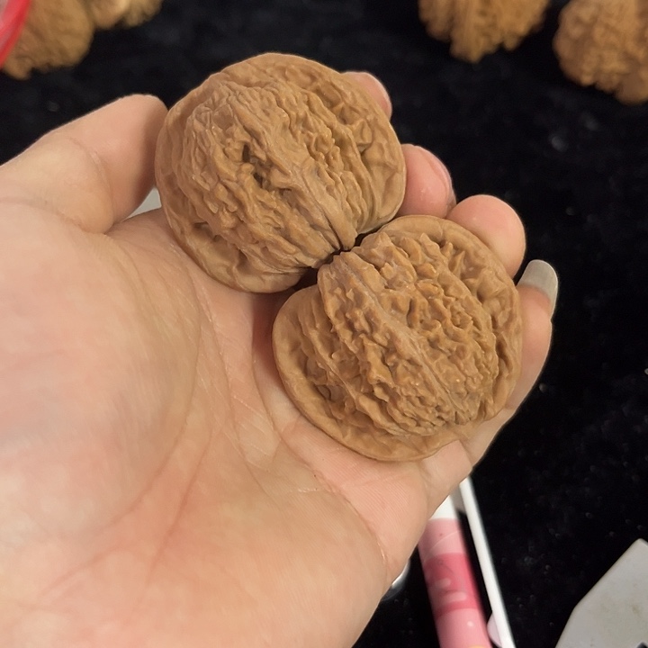 白***）把件文玩核桃44左右练手四座楼，朋友福利