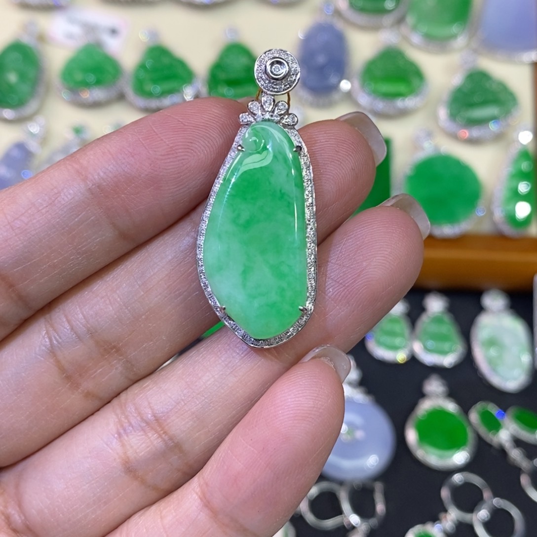 翡翠吊坠(不含链)18K金镶嵌吊坠