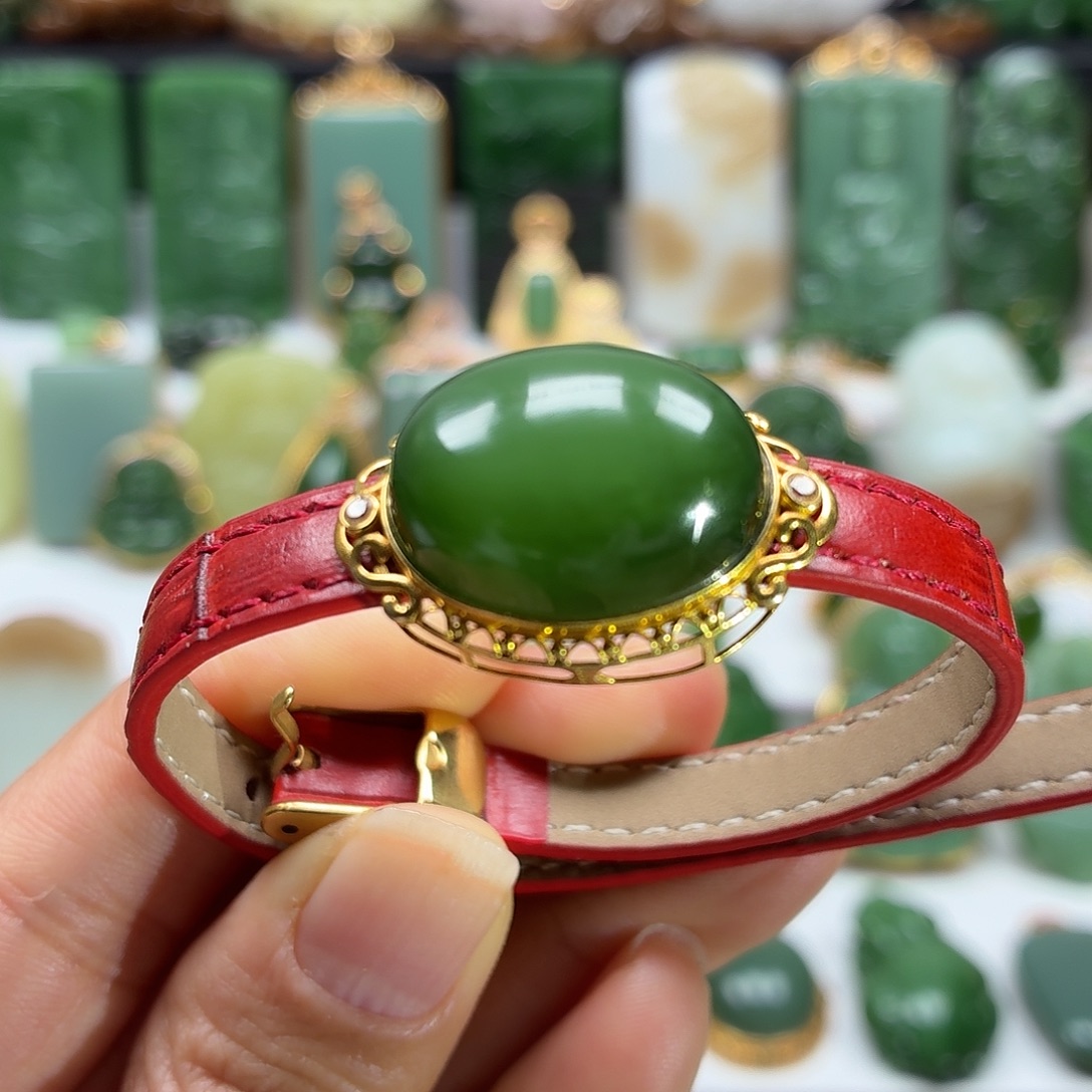 和田玉18K金镶嵌颈饰