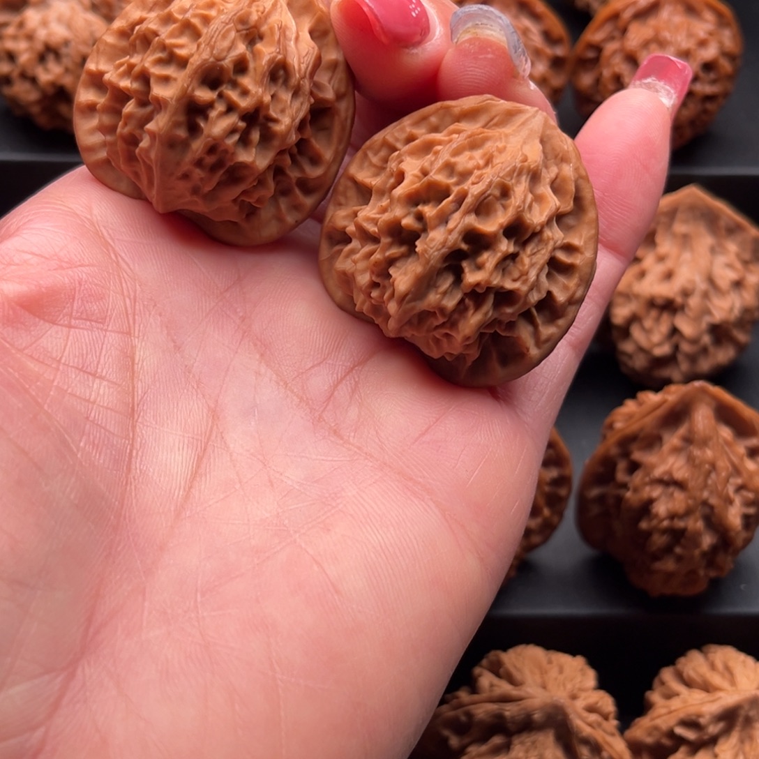 *****文玩核桃把件金公子