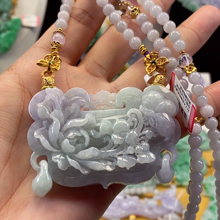 翡翠颈饰未镶嵌翡翠吊坠