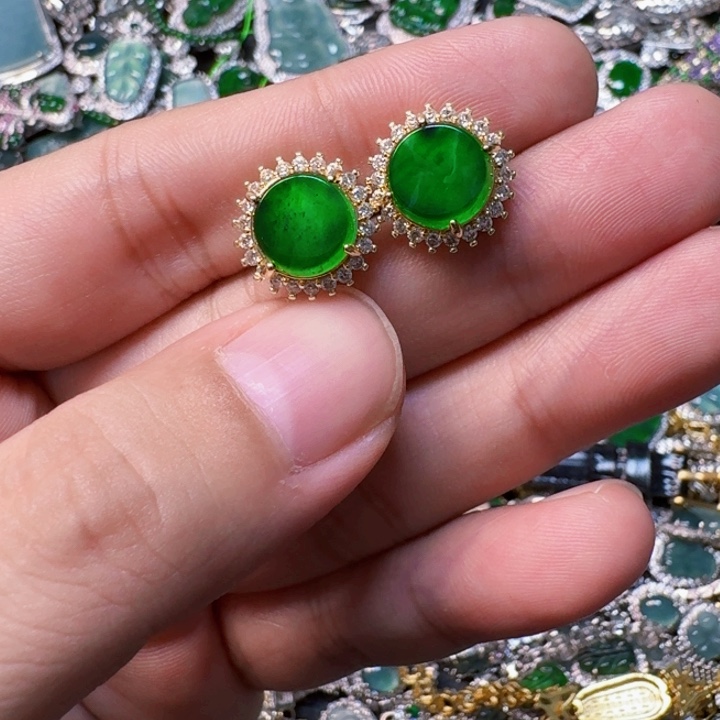 翡翠未镶嵌颈饰天然A货翡翠放漏