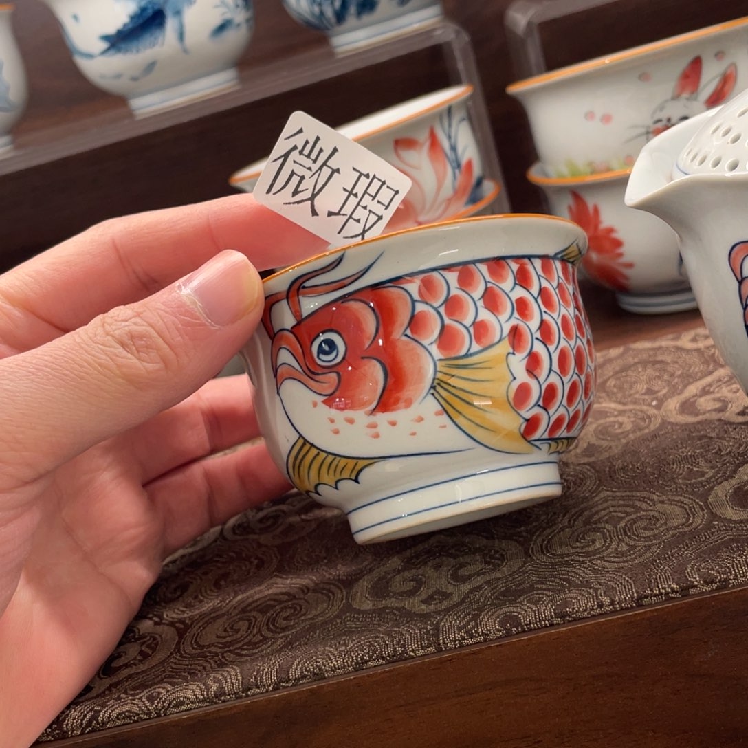 釉下手绘茶具微瑕