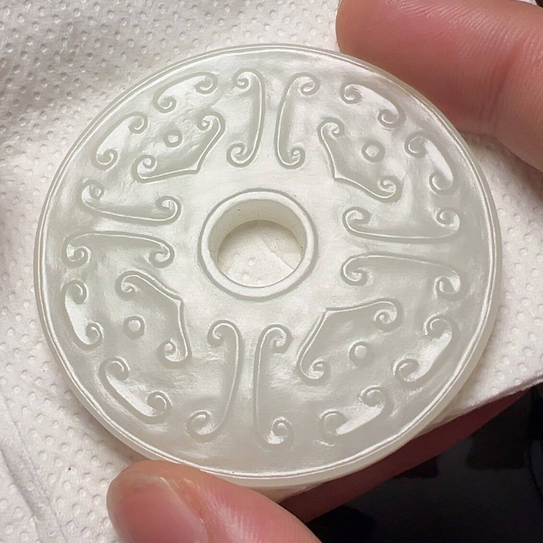 彩***销和田玉未镶嵌颈饰