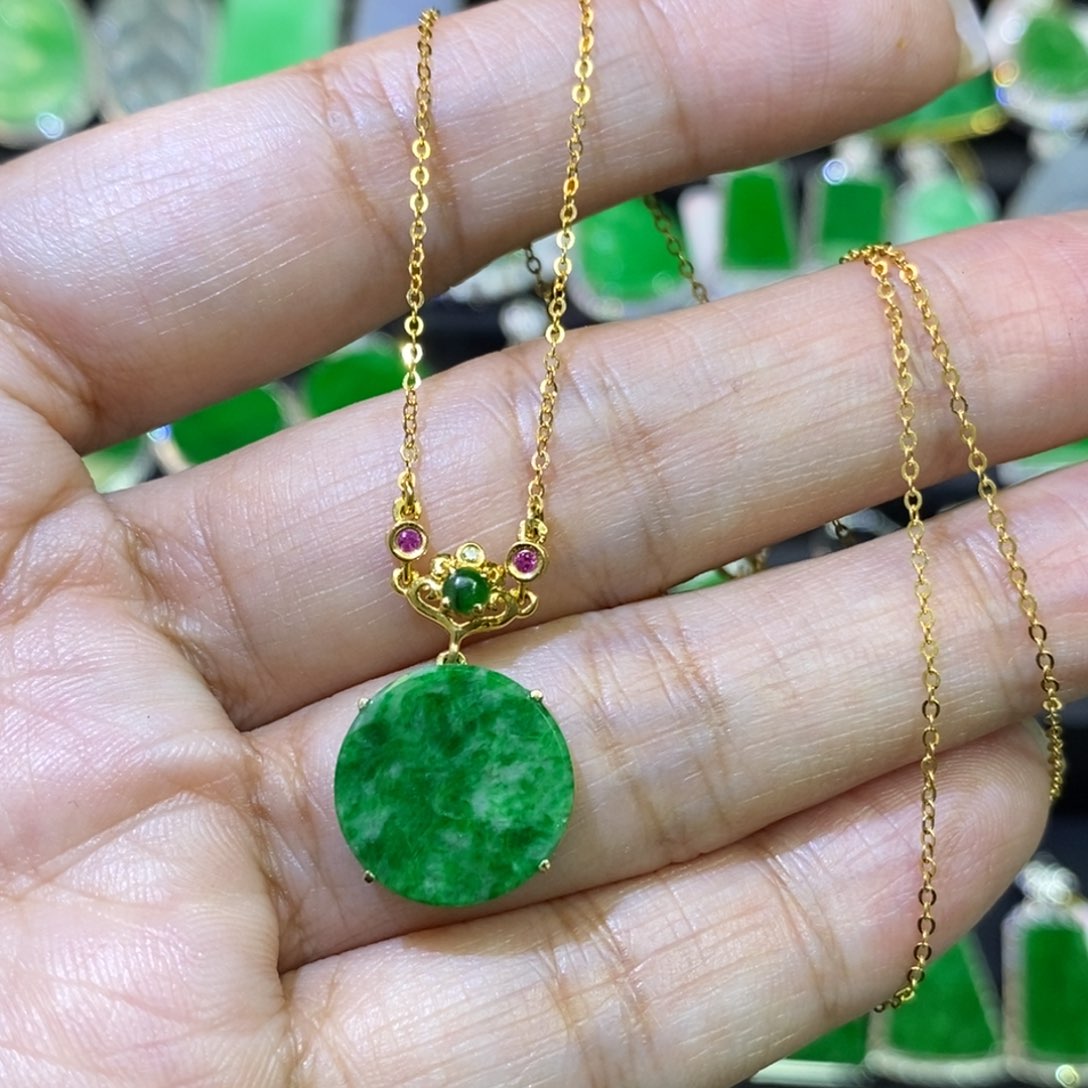 翡翠18K金镶嵌项链项链
