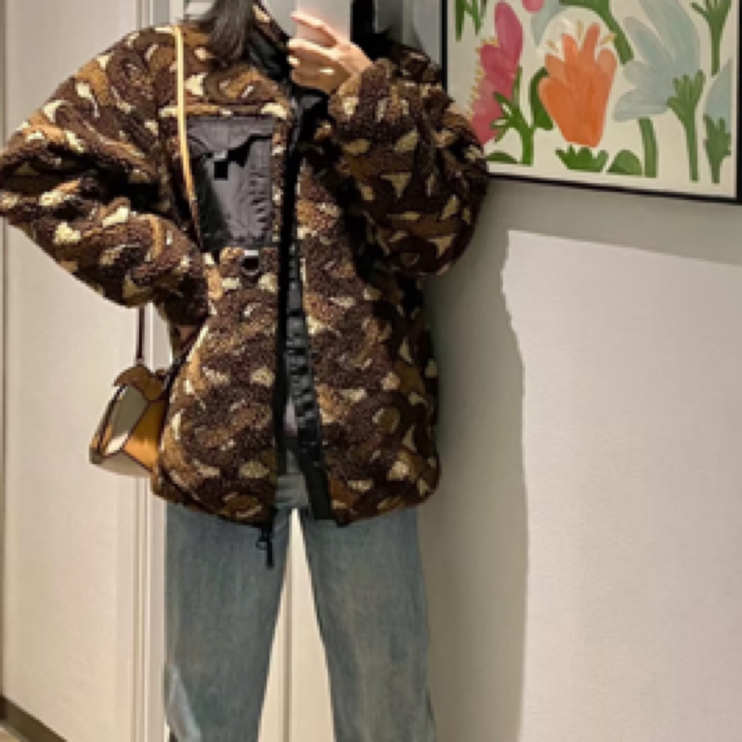 99新 BURBERRY/博柏利 满印logo泰迪外套/46码/A02402