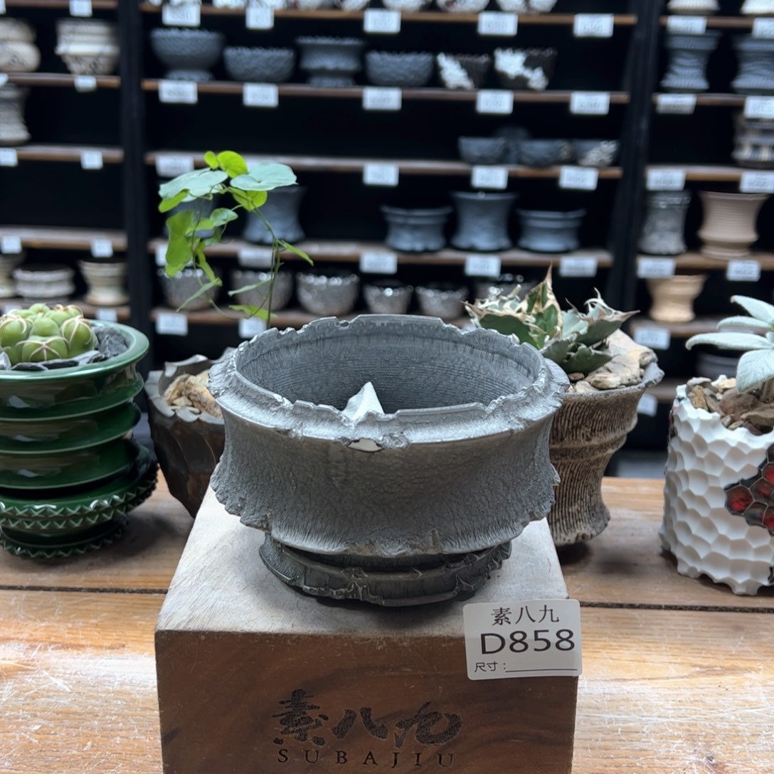 素八九陶瓷内口11.5高8瑕疵