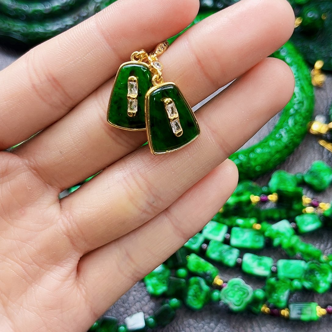 颈饰银S925镶嵌翡翠多样性