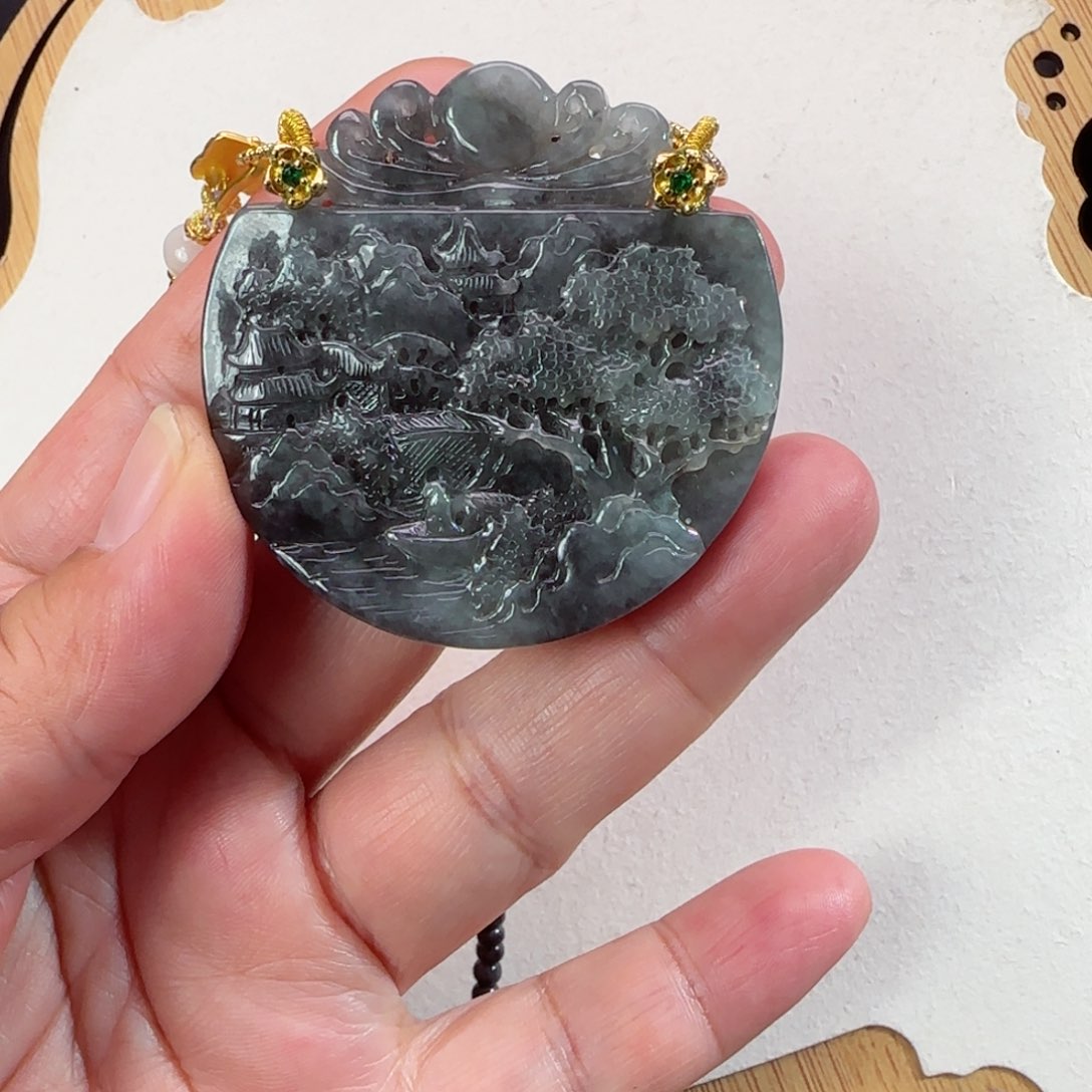 翡翠颈饰未镶嵌仿古