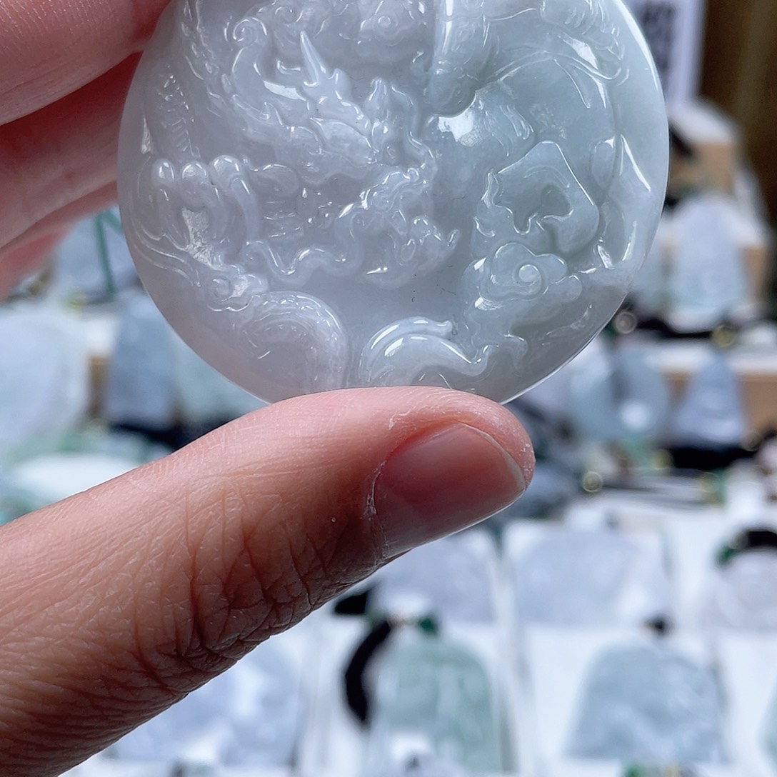 翡翠颈饰未镶嵌0495挂件