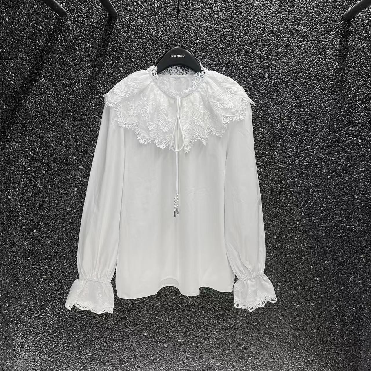 ”怜梦”荷叶领花朵设计感白衬衫女国风重工裁剪大版时尚高级衬衫