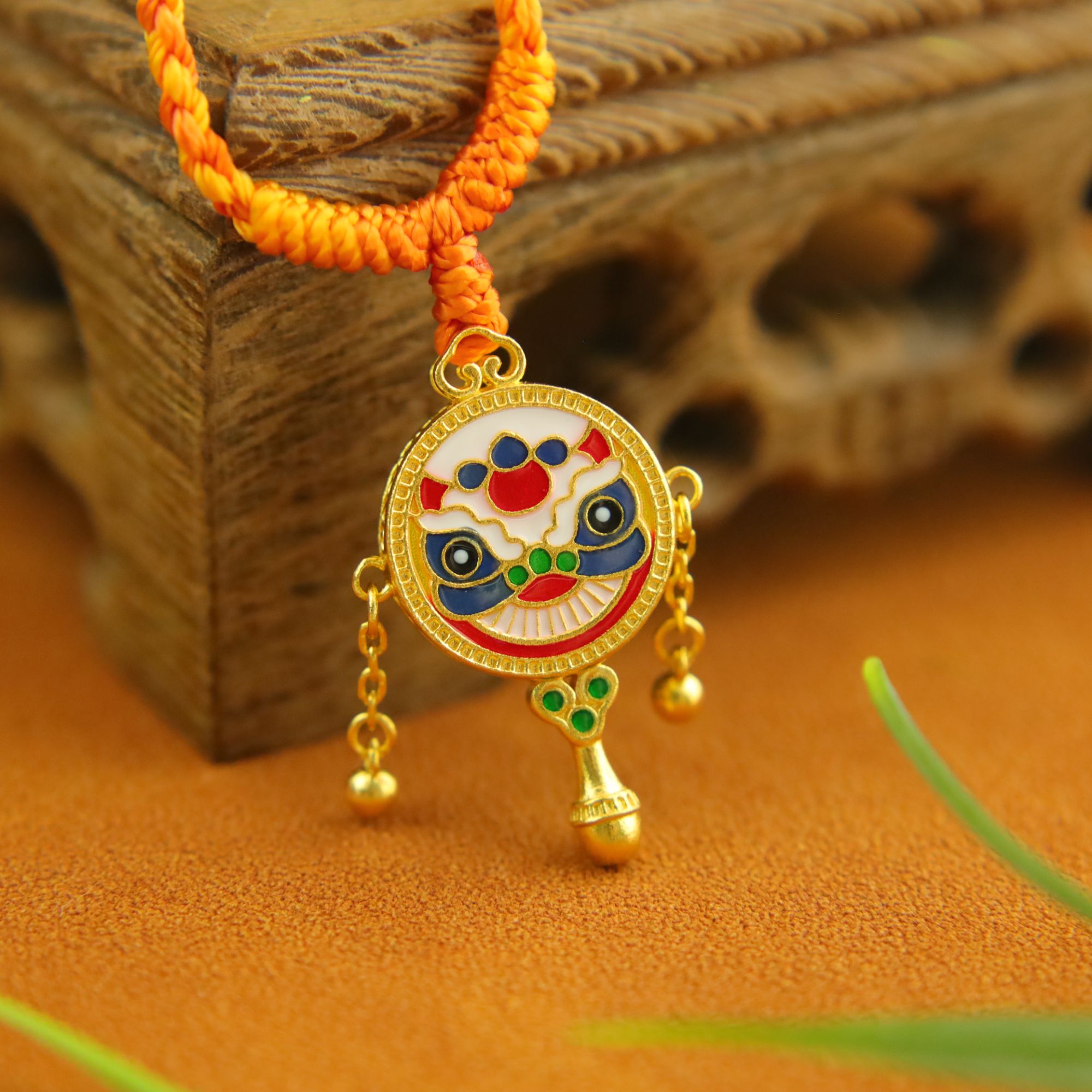 969/克【醒狮拨浪鼓】古法金黄金珐琅手工錾刻足金999吊坠挂坠项链
