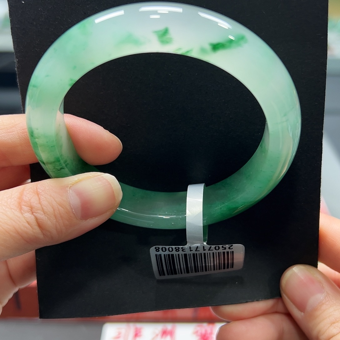 石英质玉（非洲翠）未镶嵌手镯