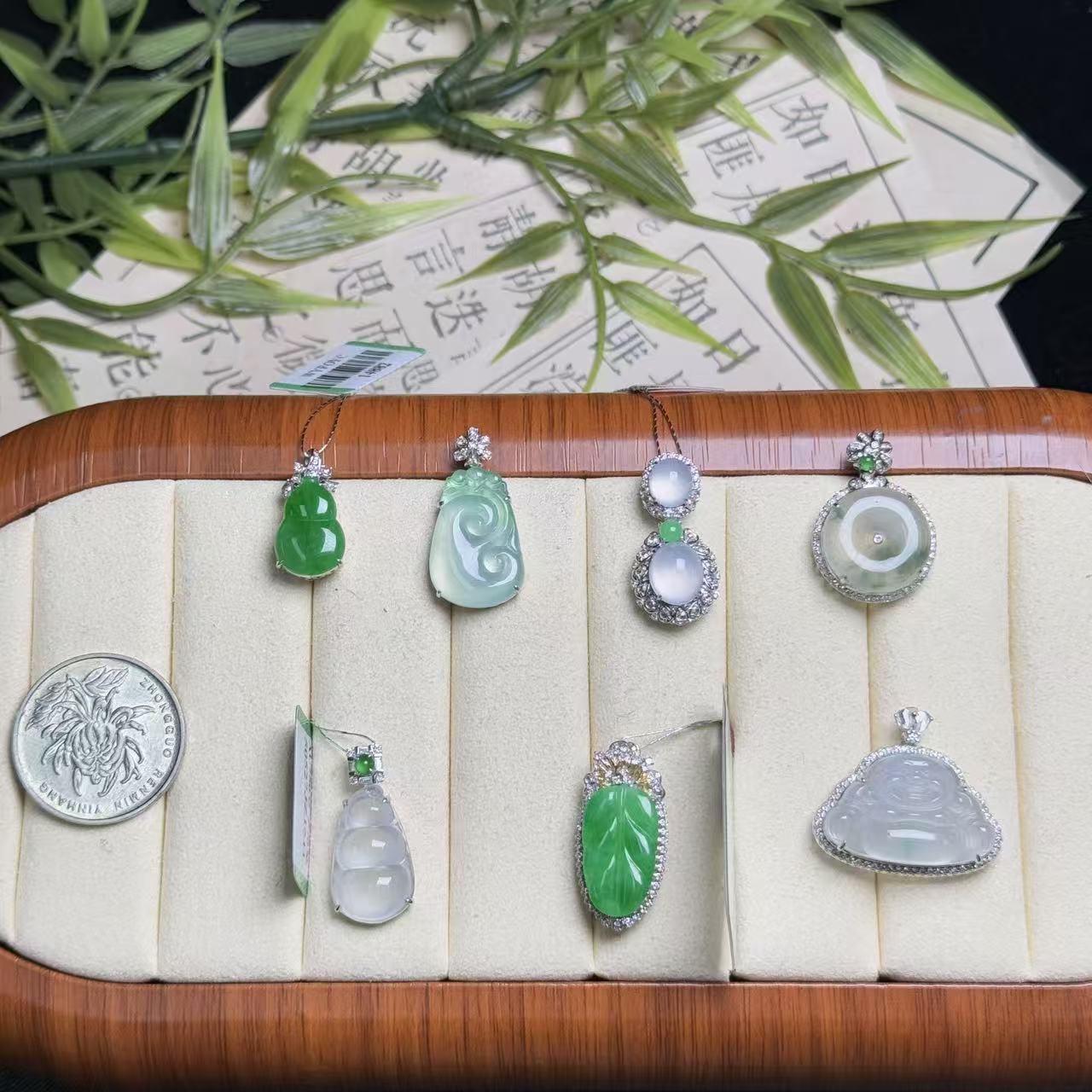 思懿珠宝   18K翡翠吊坠-9800-3-ZGM-多样性发一