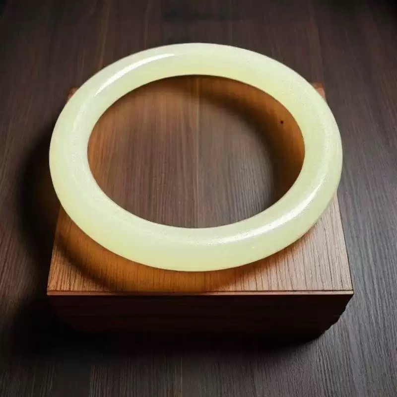  高端时尚蜂蜜手镯-NN