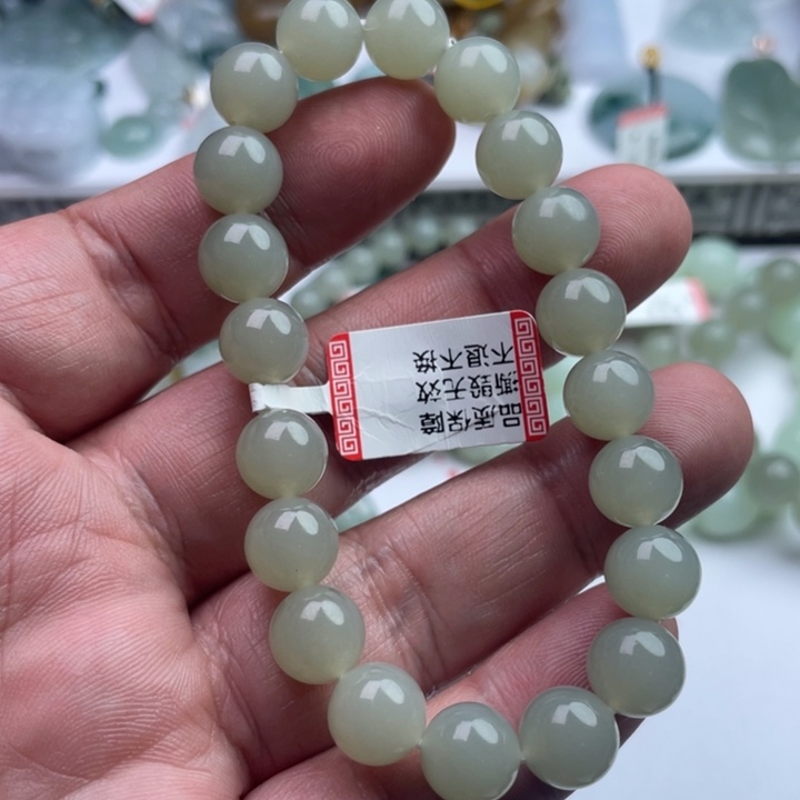 了***挞和田玉未镶嵌颈饰挂件