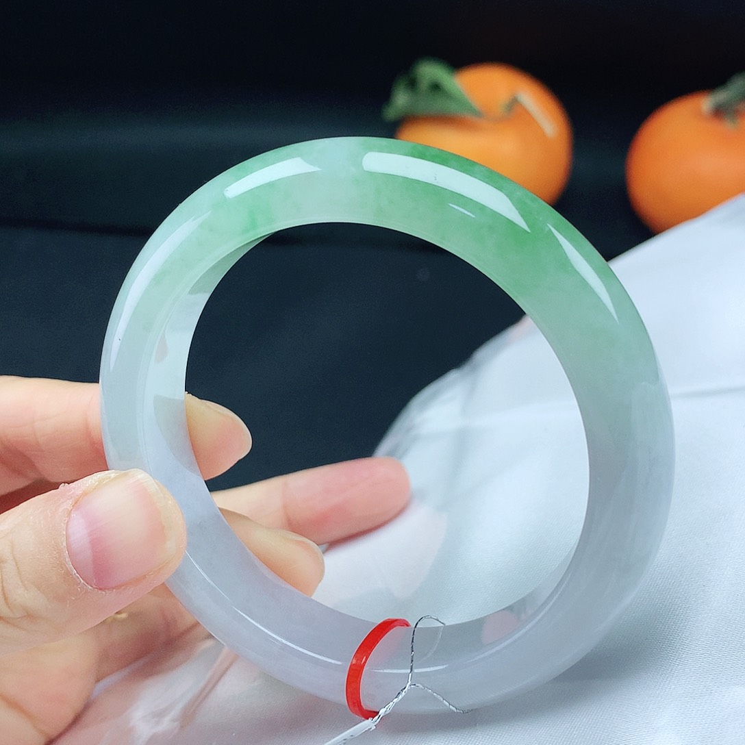 翡翠手镯未镶嵌57圈