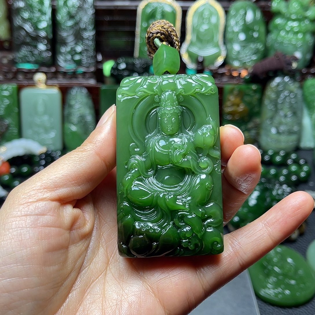 熙***泉和田玉未镶嵌颈饰