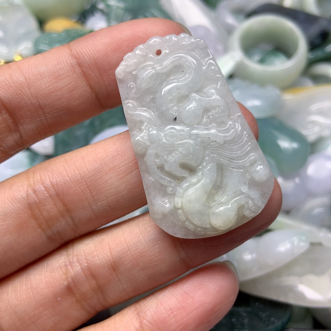 翡翠颈饰未镶嵌天然翡翠