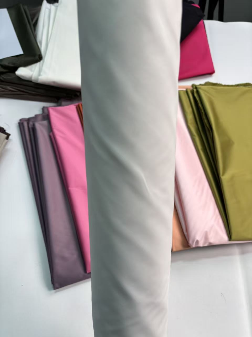 M024白色 中厚羽绒服面料