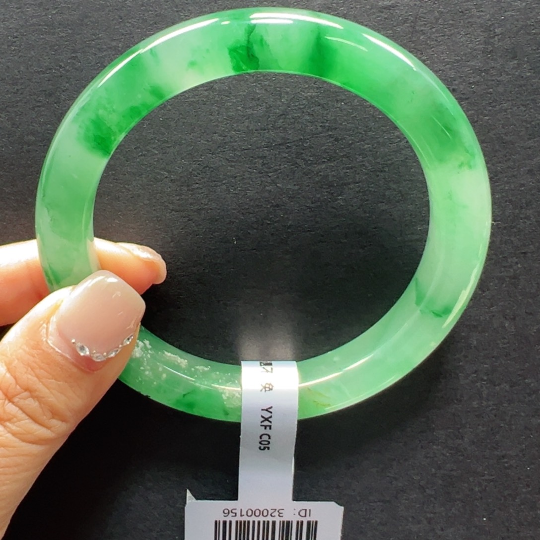 石英质玉（非洲翠）未镶嵌手镯