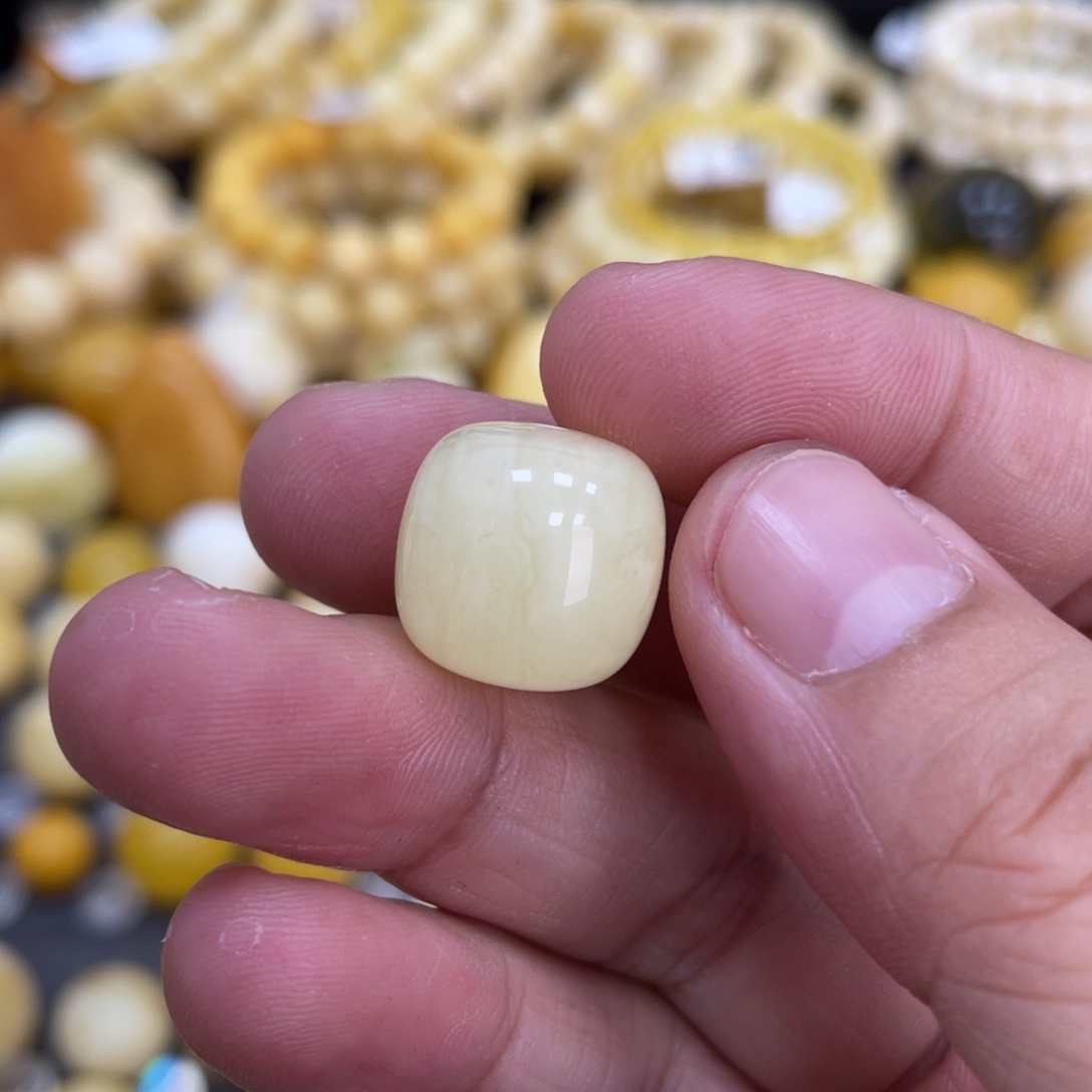 未镶嵌蜜蜡裸石14.5*14.2mm