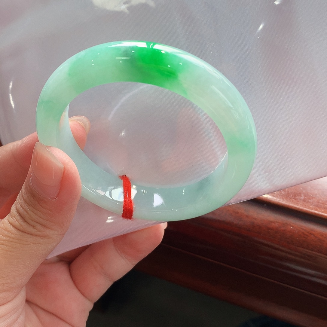 翡翠未镶嵌手镯冰飘阳绿正圈