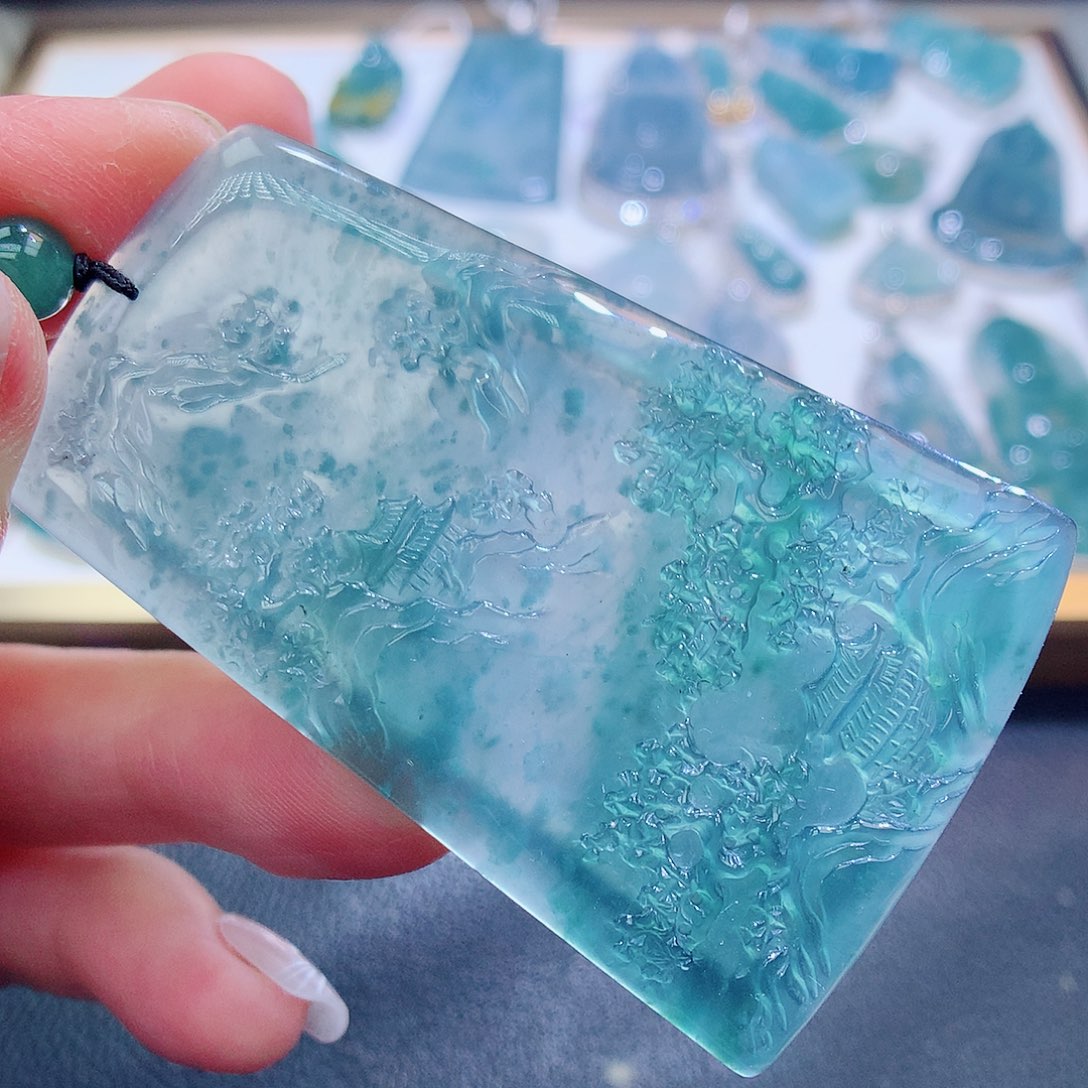 翡翠颈饰未镶嵌翡翠