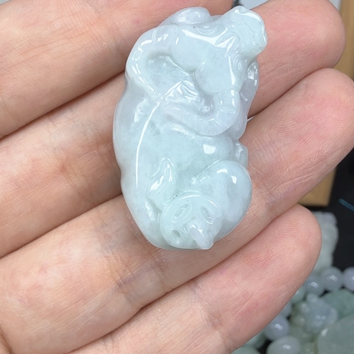 翡翠挂件未镶嵌翡翠